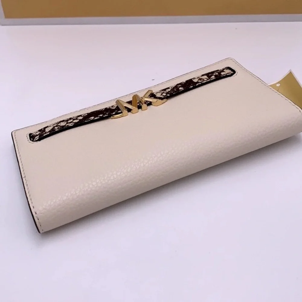 Michael Kors Reed Large Snap Bifold Wallet Nat/ Light Cream Color